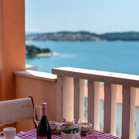 Tonina Apartment *