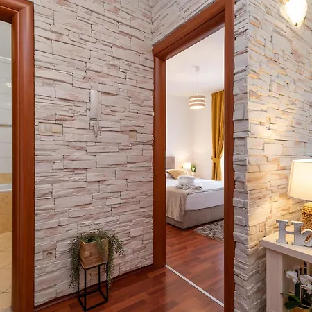Tonina Apartment
