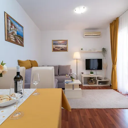 Tonina Apartment Trogir