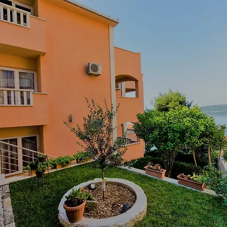 Tonina Apartment Trogir